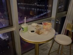 -Ting无边际江景酒店(重庆解放碑云端之眼店)