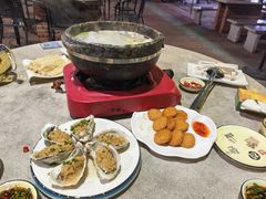 -墨脱石锅椰子鸡•香草鸭•东山羊(大东海店)