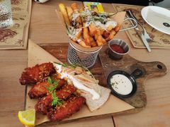 -Mark&Mars Restaurant