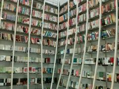 -钟书阁(松江泰晤士小镇店)