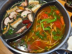 -苗阿哥酸汤牛肉火锅(体育场店)