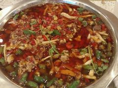 -兔行天下-鸿鹤鲜锅兔(中海国际店)