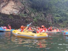 -安吉龙王山峡谷漂流