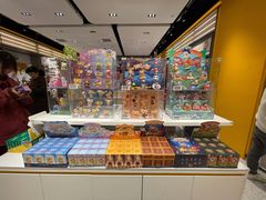 -泡泡玛特POPMART(杭州乐堤港店)