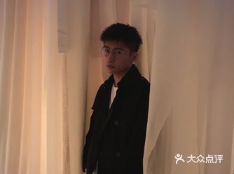 一针一线出来的每一套LOOK，不亏是“普通人遥不可及