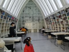 -钟书阁(松江泰晤士小镇店)