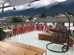 -喵屿·大理花园猫咖