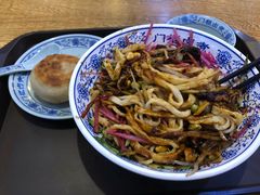 老北京炸酱面-门框胡同百年卤煮(新街口店)