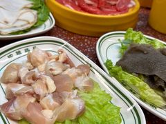 -四囍码头海鲜烧烤自助火锅(外滩南京东路悦荟广场店)
