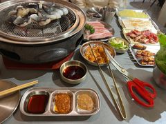 -围炉肉舍•炭烤活鳗•丹东海鲜烤肉(步行街店)