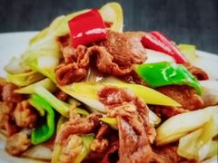 葱爆羊羔肉-巴扎美食·新疆菜·西域歌舞表演餐厅(新疆大厦店)
