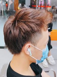 -首脑美发沙龙