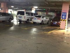 停车场1-大润发杨浦店-停车场