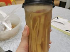 茅根竹蔗水-天宝食坊·啫啫煲大排档(西华路店)