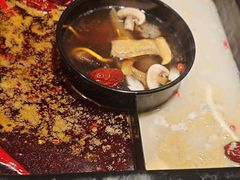 -老牌坊云南鱼豆花火锅(嵩山店)