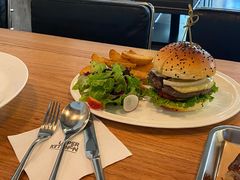 招牌牛肉汉堡-UPPER KITCHEN(延安路店)