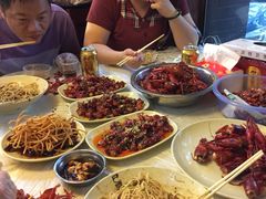 -巴厘龙虾·榜首油焖大虾(音乐学院·沿江酒馆店)