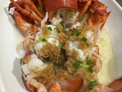 -三亚火车头万人海鲜广场