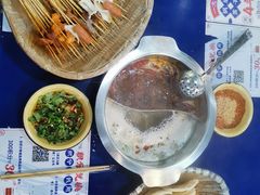 -马路边边串串香(苗栗路店)