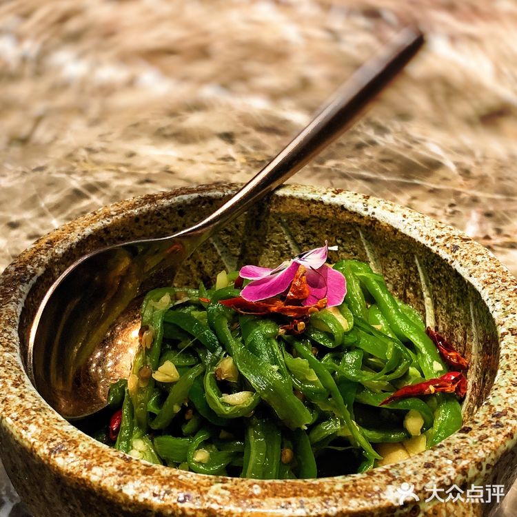 ♨️在喜欢的地方和喜欢的人享受喜欢的湘菜｜2046湘味厨房