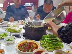 -鲁朗纳麦石锅鸡庄园