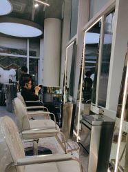-PE SALON 