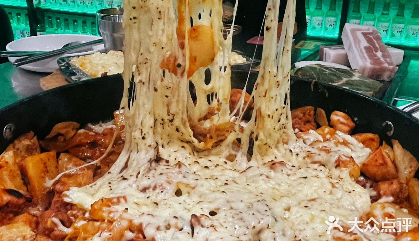 真的有人不爱烤肉和芝士吗？弘大前夜市YYDS