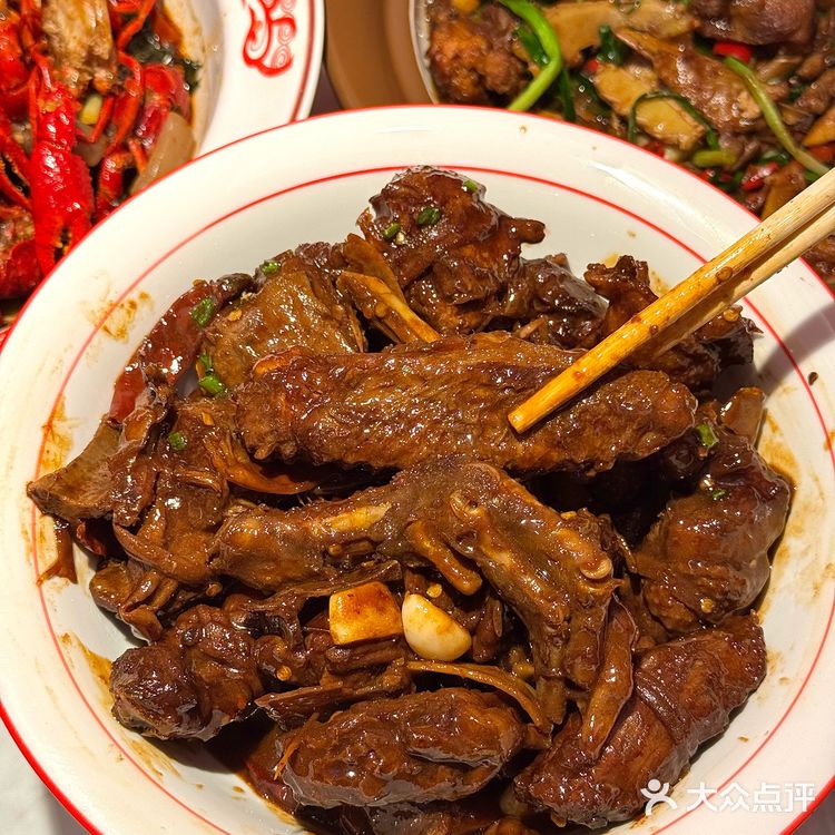 来郴州可以不喝茶颜。。但一定要去吃的!!