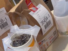 -麦当劳(广州南站B10检票口楼上)