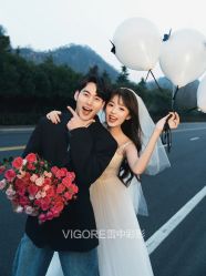 -雪中彩影婚纱摄影·微光艺术中心