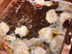 -老牌坊云南鱼豆花火锅(哈西万达店)