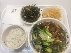 -好一家牛肉粉(山东路家乐福店)