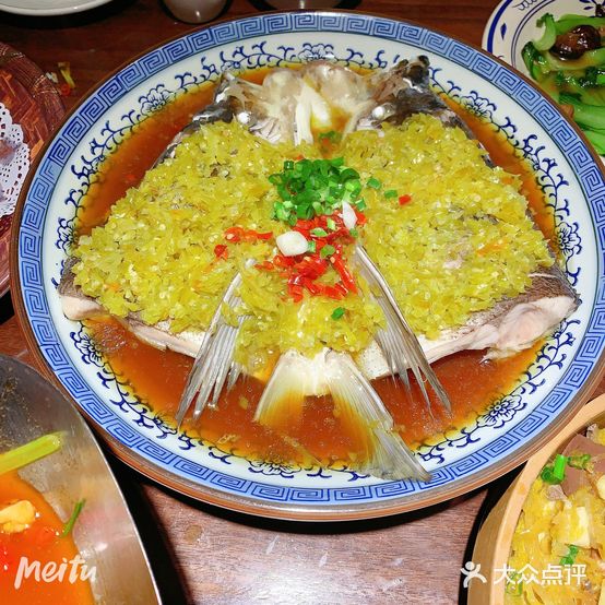 韶山红湘菜馆(市教委家属楼店)