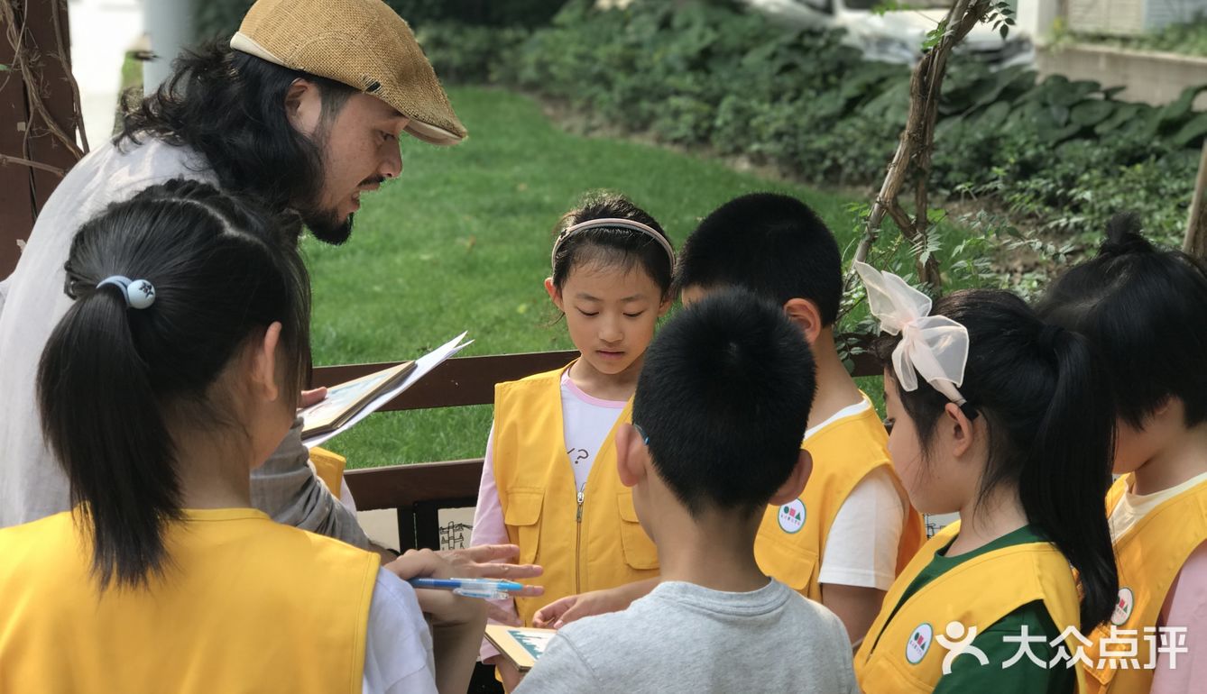 小小年纪画功高高 记录老上海历史