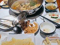 -乡土黄·鲜牛肉火锅·小龙虾(兴业街店)