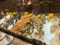 -大中华希尔顿酒店-念自助餐·嗨啤·小龙虾