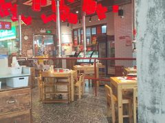 大堂-么肆烤肉·中式自助·烤肉大排档(街道口季佳PAI店)