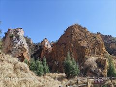 -彩色沙林风景区