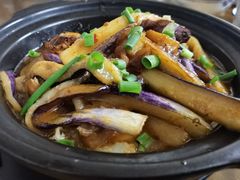 -黄记四更烤乳猪店