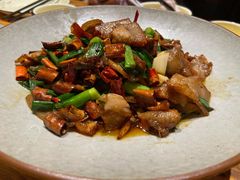 宣威小炒肉-老滇山寨•云南特色菜•地方菜•民族风情歌舞表演(金碧店)