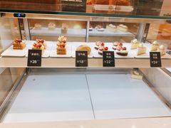 面包甜点陈列柜-分子跳动鲜活面包(五一大道店)