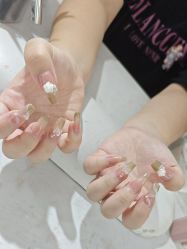 -瞧·享轻奢美甲美睫