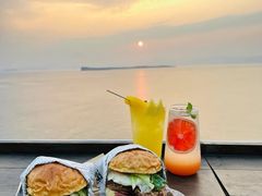 农场肉肉双人汉堡-Brew Farm·精酿农场海滨悬崖餐厅