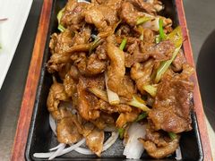 铁板葱爆羊肉-东莱馋房(陆家嘴店)