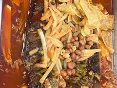 -在巷子里的烤肉店·螺蛳粉烤鱼·牛蛙(和美城店)
