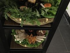 -尚尚仙·酸汤猪手·猪肚鸡火锅(华联万柳购物中心店)