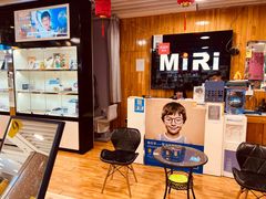 -MiRi眼镜连锁·蔡司·尼康控优点合作店(莘庄店)