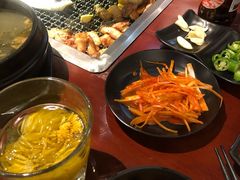 -肉甲韩国木炭烤肉(新壹街1店)