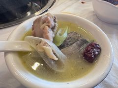 -鲁朗纳麦石锅鸡庄园