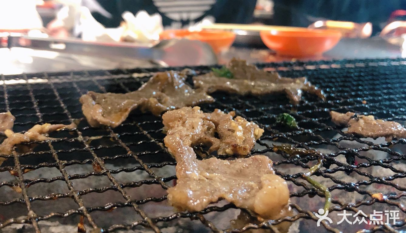 有点老,不过我烤的牛肉真是棒呀,冷面味道也不错